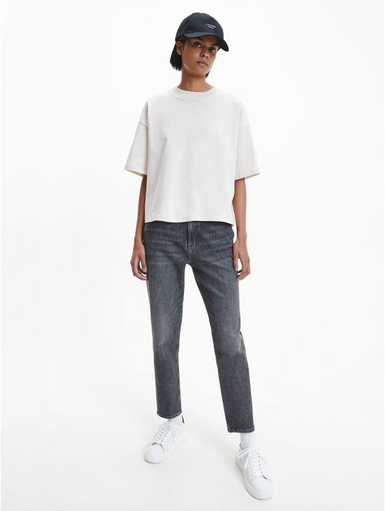 Mom-jeans-Calvin-Klein