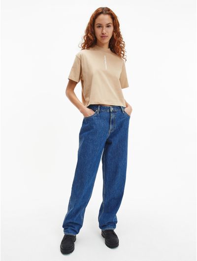 Playera-relaxed-de-algodon-organico-con-logo-Calvin-Klein