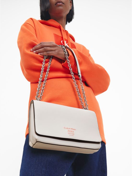 implícito despreciar Marcha mala Bolsas | Accesorios para Mujer | Calvin Klein - Tienda en Línea