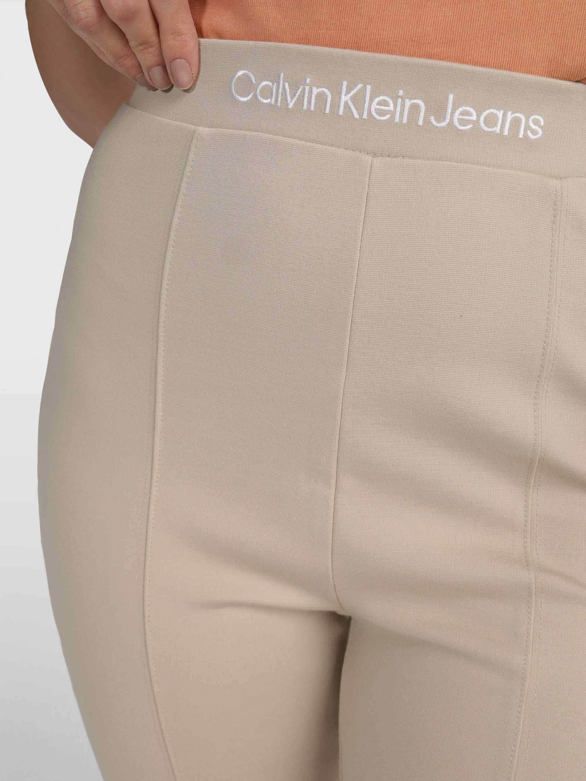 Pantalón Calvin Klein con Logo Mujer Beige