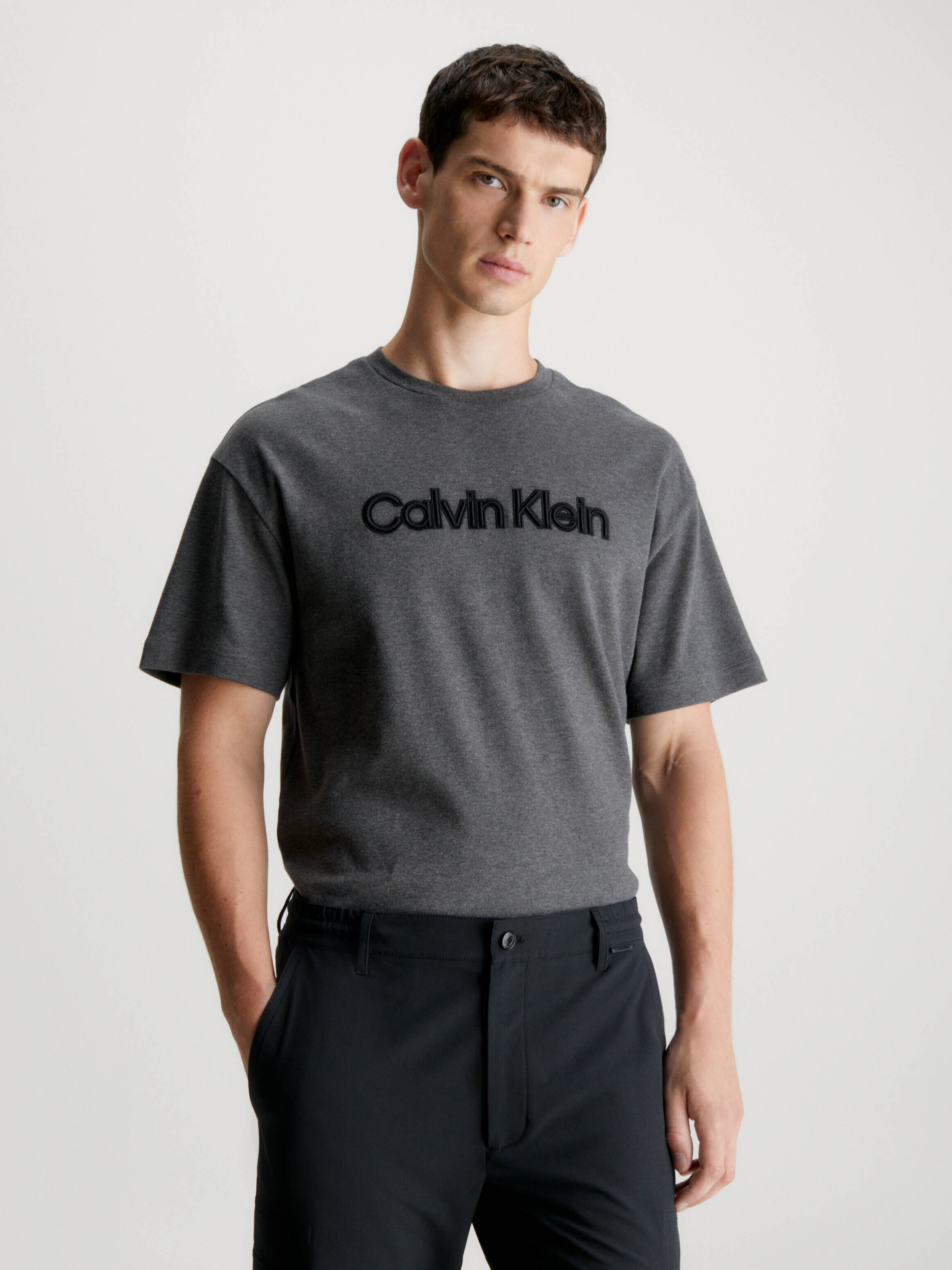 Playera Calvin Klein Logo Embossed Hombre Gris