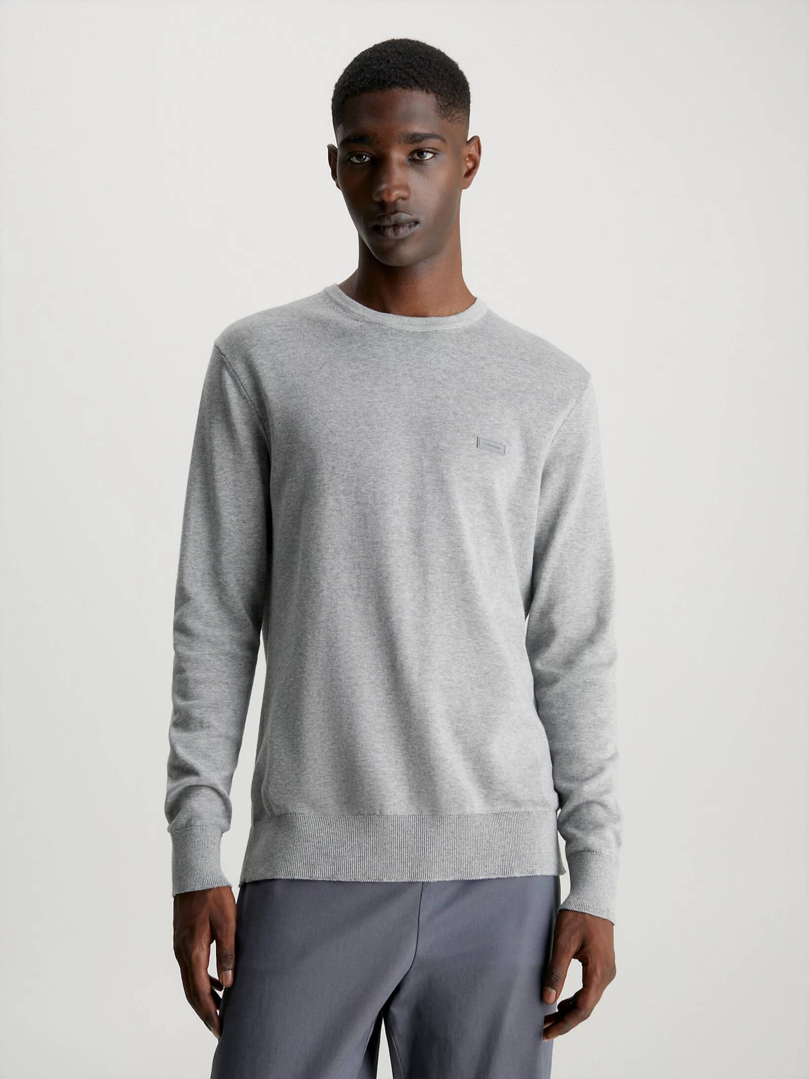 Suéter Calvin Klein Placa Hombre Gris