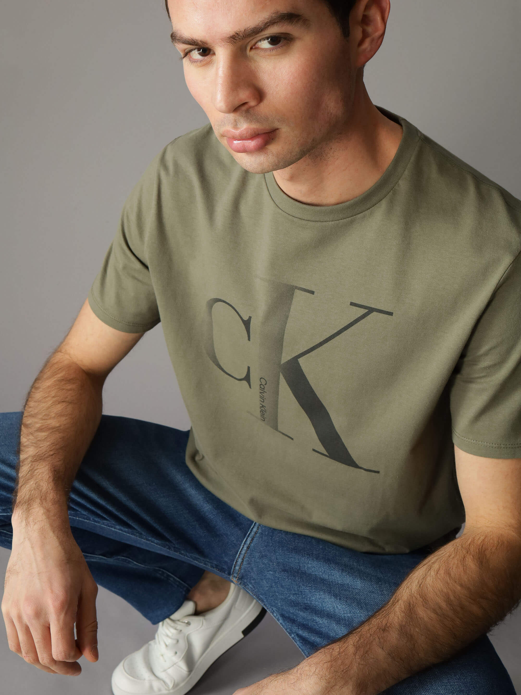 Playera Calvin Klein con Monograma Hombre Verde