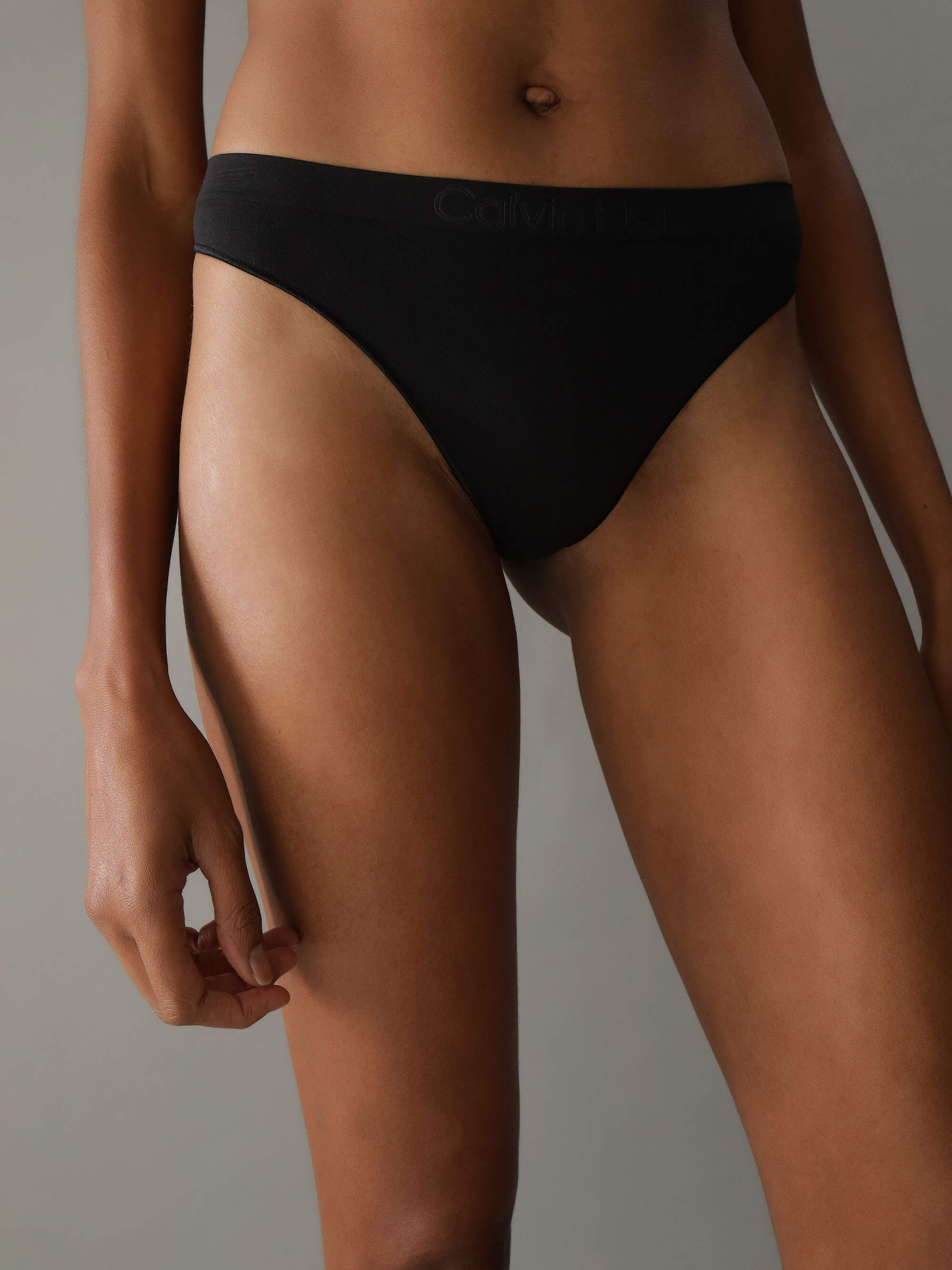 Calvin Klein Tangas Calvin Klein Seamless Bonded Flex Paquete de 3 Mujer  Negro | Paseo Interlomas Mall