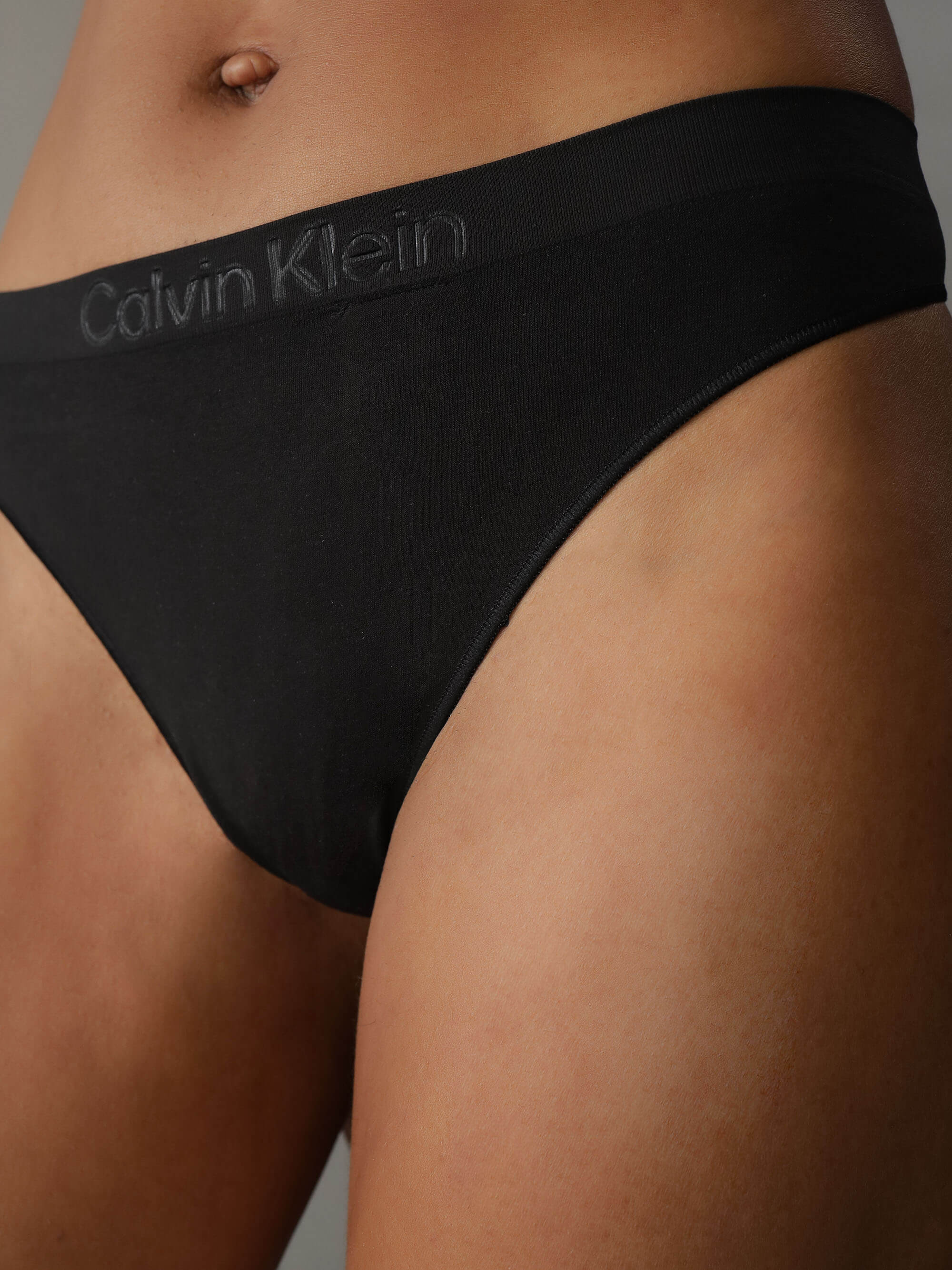 Calvin Klein Tangas Calvin Klein Seamless Bonded Flex Paquete de 3 Mujer  Negro | Paseo Interlomas Mall