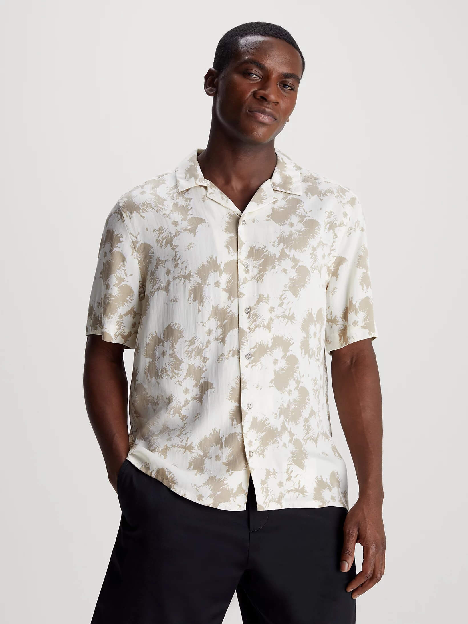 Camisa Calvin Klein Estampado Floral Hombre Beige