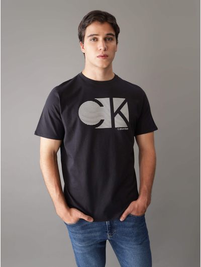 Playera-Calvin-Klein-con-Logo-a-Rayas-Hombre-Negro