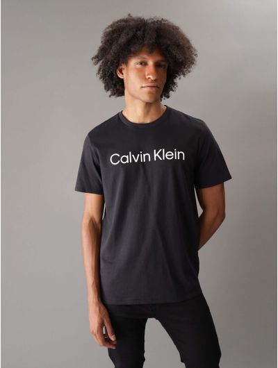 Playera-Calvin-Klein-logo-en-Contraste-Hombre-Negro
