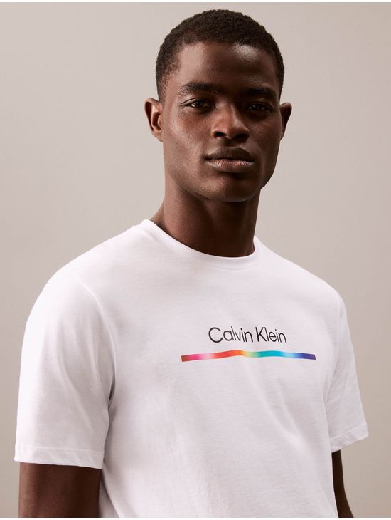 Playera-Calvin-Klein-Pride-Logo-Blanco