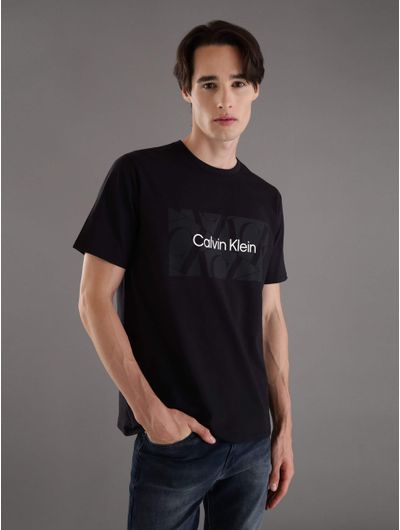 Playera-Calvin-Klein-Monograma-Deconstruido-Hombre-Negro