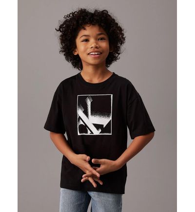 Playera Calvin Klein con Estampado Nino Negro Playeras Calvin Klein calvinkleinmx