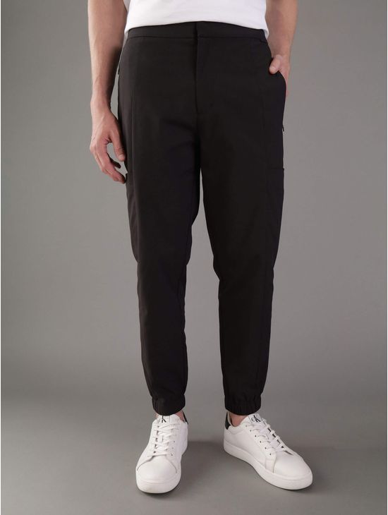 Pantalon-Calvin-Klein-Soft-Tech-Tapered-Cargo-Hombre-Negro