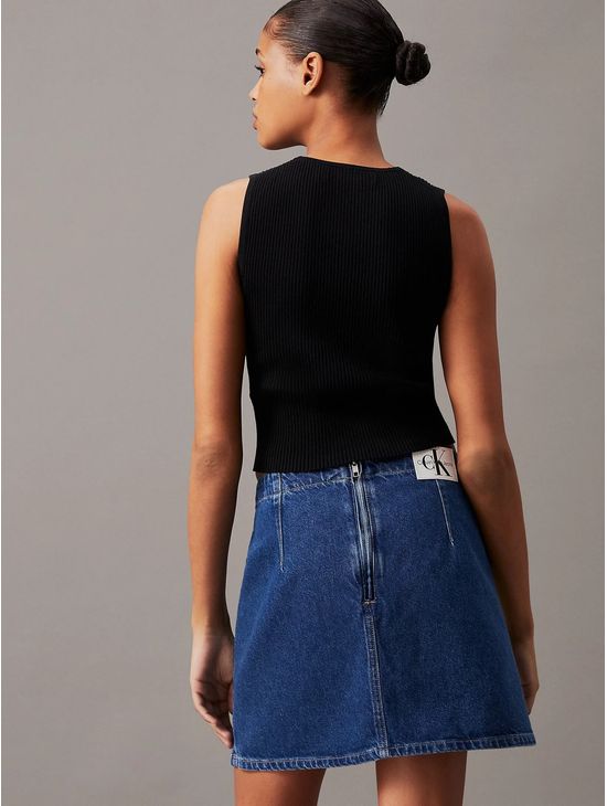 Playera-Calvin-Klein-Sin-Mangas-Slim-Monologo-Mujer-Negro