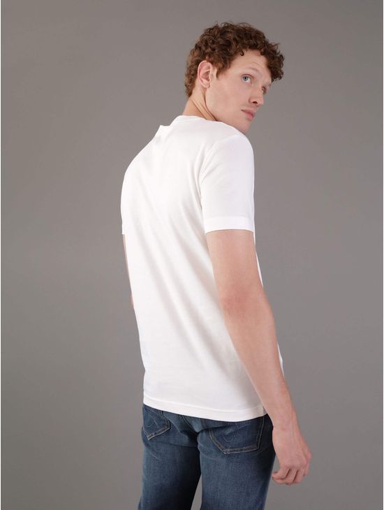Playera-Calvin-Klein-Logo-Estampado-Hombre-Blanco