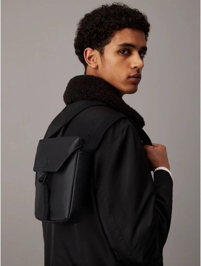 Bolso-Calvin-Klein-Reporter-Monograma-Piel-Sintetico-Hombre-Negro