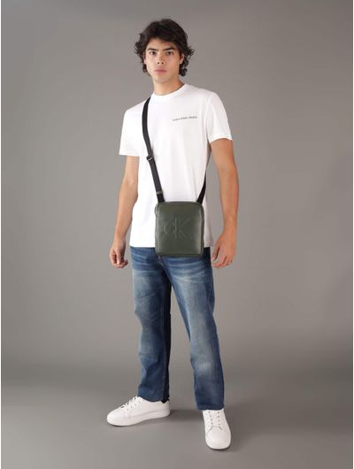 bandolera-calvin-klein-monograma-en-relieve-hombre-verde