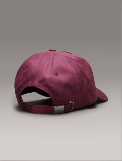 gorra-calvin-klein-con-monologo-en-relieve-hombre-morado