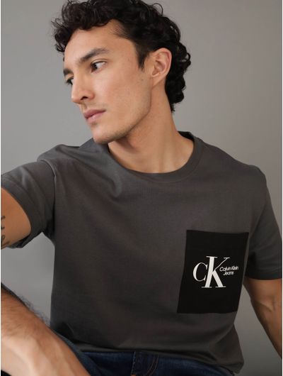 Playera-Calvin-Klein-con-Monologo-Hombre-Gris