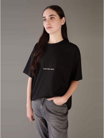 Playera-Calvin-Klein-con-Logo-en-Pecho-Mujer-Negro