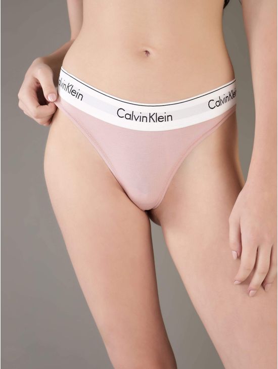 Tanga-Calvin-Klein-con-Logo-en-Elastico-Mujer-Beige