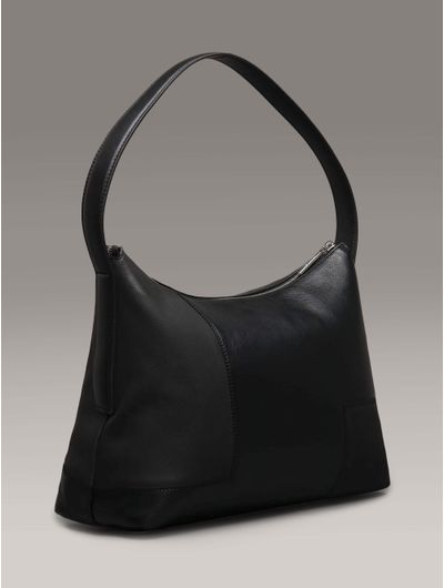 Bolsa-Calvin-Klein-Shoulder-con-Logo-Metalico-Mujer-Negro