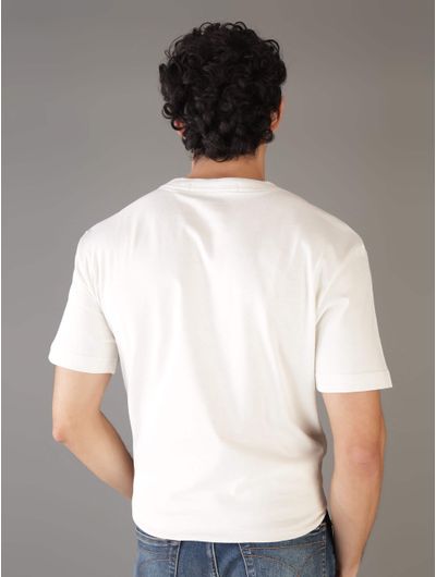 Playera-Calvin-Klein-con-Monologo-en-Bolsillo-Hombre-Beige