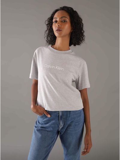 Playera-Calvin-Klein-con-Logo-en-Relieve-Mujer-Gris