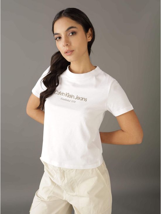Playera-Calvin-Klein-Logo-Estampado-Mujer-Blanco