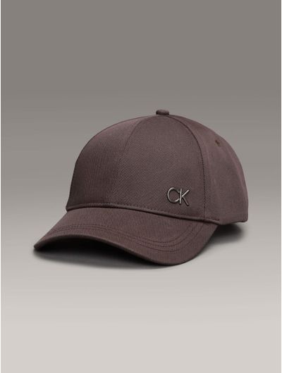 Gorra-Calvin-Klein-Monograma-Metalizado-Cafe