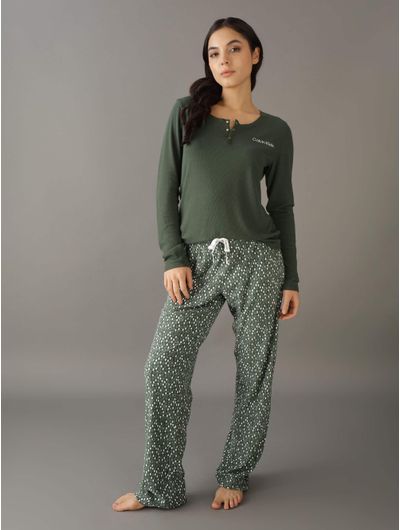 Pijama-Calvin-Klein-con-Playera-Short-y-Pantalon-Mujer-Verde