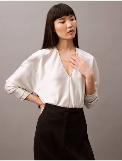 Blusa-Calvin-Klein-con-Escote-Satinada-Mujer-Beige