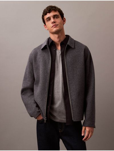 Playera-Calvin-Klein-Cuello-V-Hombre-Gris
