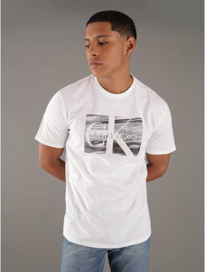 Playera-Calvin-Klein-con-Diseño-Monologo-Hombre-Blanco