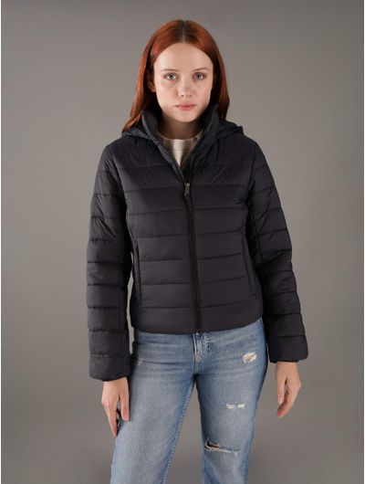 Chamarra-Calvin-Klein-con-Monograma-Bordado-Mujer-Negro