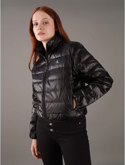 Chamarra-Calvin-Klein-con-Monograma-Estampado-Mujer-Negro