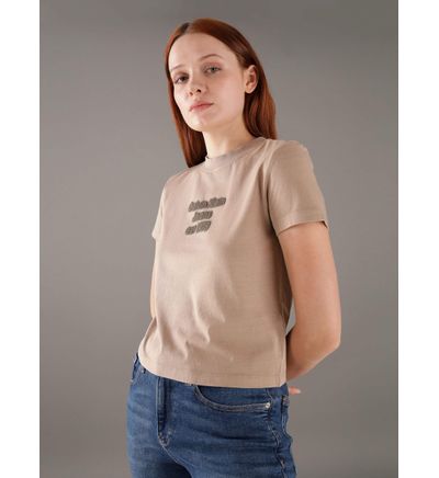 Playera Calvin Klein con Logo Estampado Mujer Café Playeras