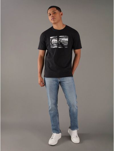 Playera-Calvin-Klein-con-Diseño-Monologo-Hombre-Negro