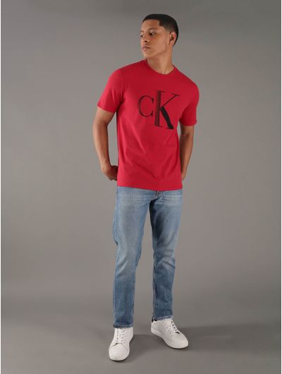 Playera-Calvin-Klein-con-Monograma-CK-en-Degradado-Hombre-Rojo