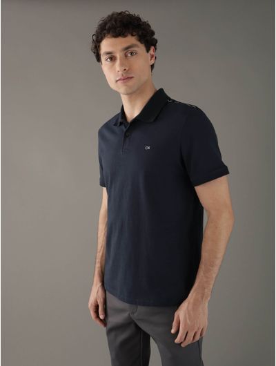 polo-calvin-klein-con-monograma-bordado-hombre-azul