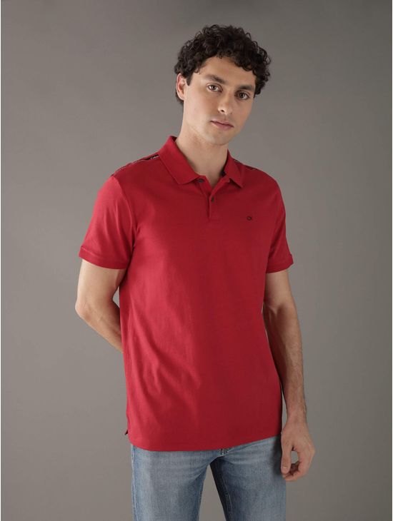 polo-calvin-klein-con-monograma-bordado-hombre-rojo