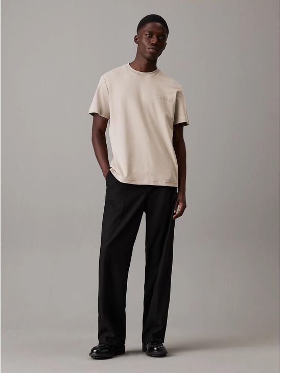playera-calvin-klein-logo-relieve-hombre-beige