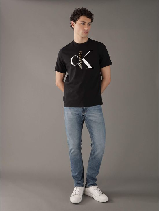 playera-calvin-klein-con-monologo-estampado-hombre-negro