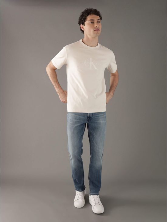 playera-calvin-klein-monologo-estampado-hombre-beige