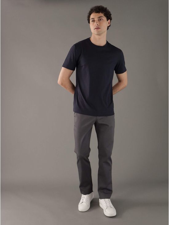 playera-calvin-klein-con-monograma-bordado-hombre-azul