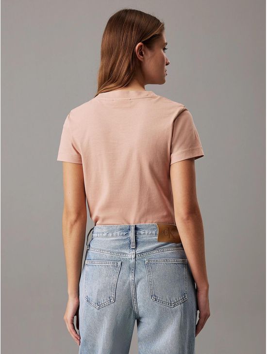 playera-calvin-klein-monologo-slim-mujer-rosa