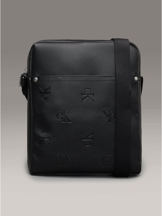 Bolsa-Calvin-Klein-Crossbody-Monograma-Relieve-Hombre-Negro