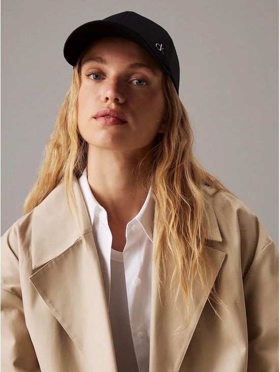 Gorra-Calvin-Klein-Micro-Logo-Negro