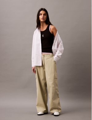 Pantalon-Calvin-Klein-Cargo-Mujer-Cafe