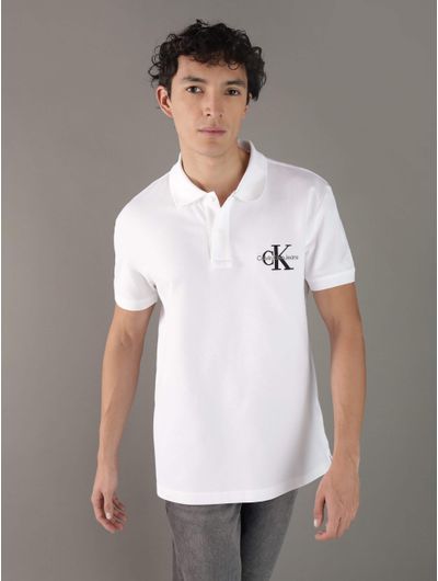 Polo-Calvin-Klein-con-Monologo-Hombre-Blanco