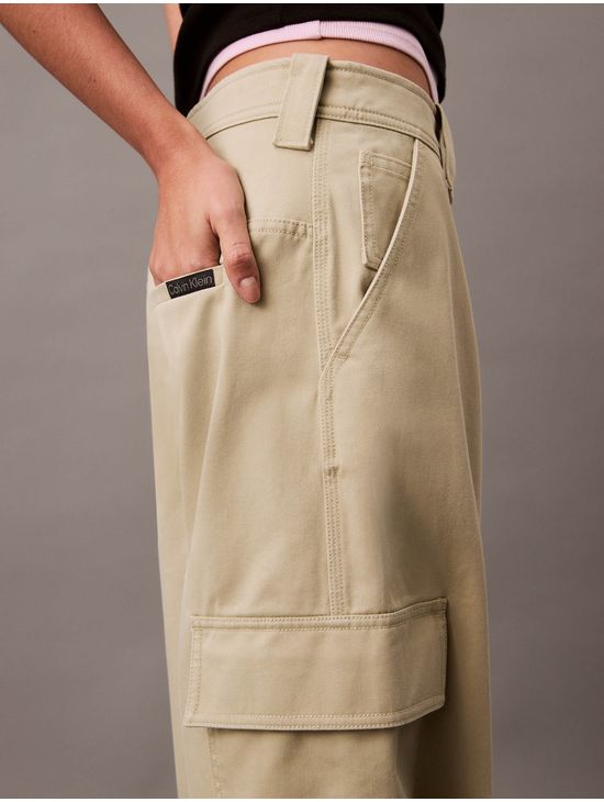 Pantalon-Calvin-Klein-Cargo-Mujer-Cafe
